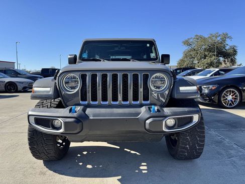 Used 2022 Jeep Wrangler Unlimited Sahara w/ Cold Weather Group image 2