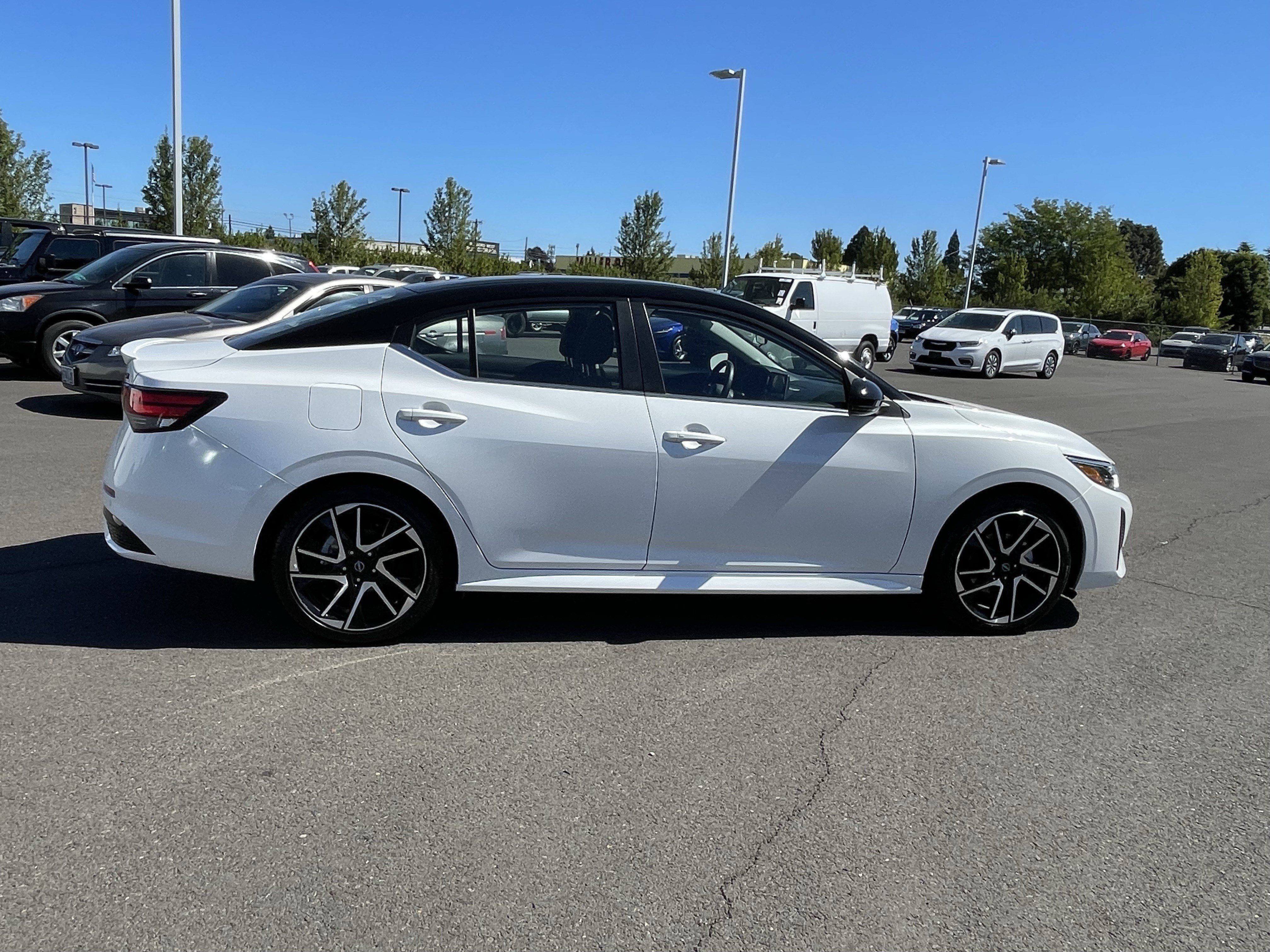 Used 2025 Nissan Sentra SR FWD image 6