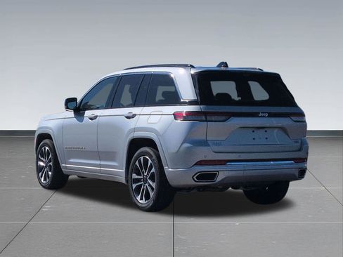 Used 2024 Jeep Grand Cherokee Overland w/ Luxury Tech Group IV image 4