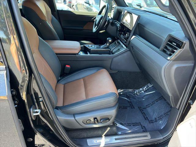 Certified 2026 Lexus GX 550 w/ Cold Area Package AWD/4WD image 13