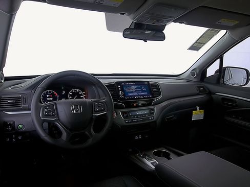 Certified 2025 Honda Ridgeline Sport+ image 11