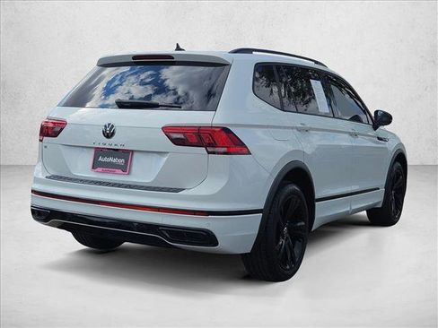 Used 2023 Volkswagen Tiguan SE R-Line image 5