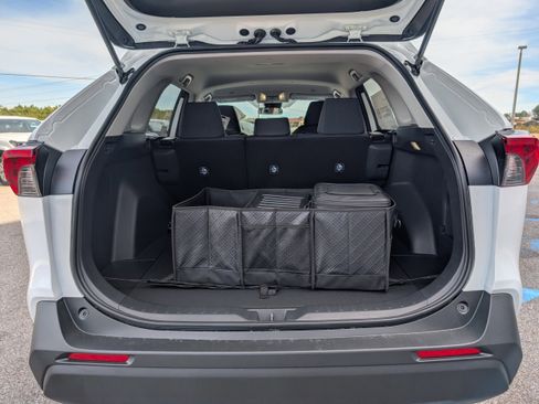 New 2025 Toyota RAV4 LE image 31