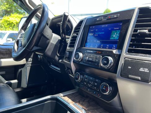 Used 2019 Ford F250 Lariat w/ Lariat Ultimate Package AWD/4WD image 15
