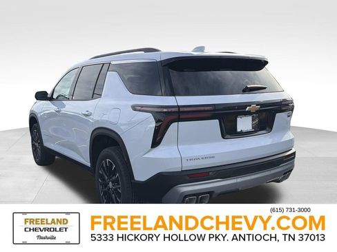 New 2026 Chevrolet Traverse LT w/ Sun and Wheel Package image 5