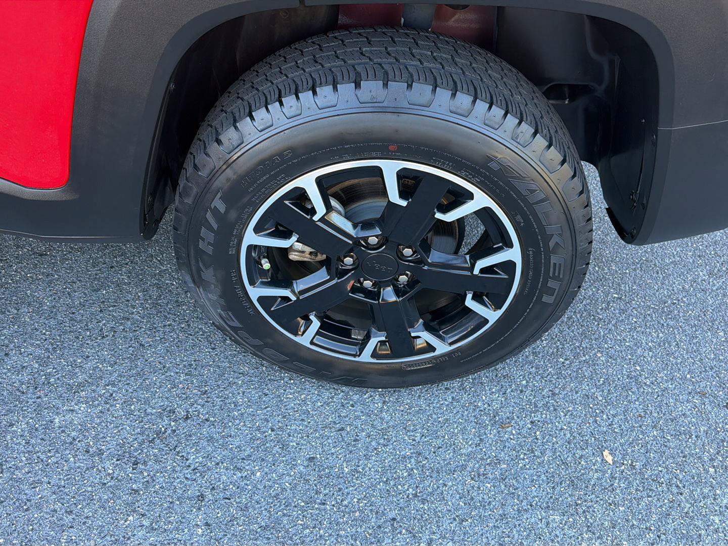 Used 2023 Jeep Renegade Trailhawk AWD/4WD image 37