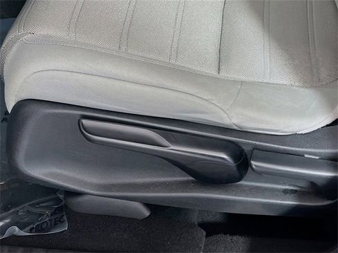 Used 2018 Honda CR-V LX image 3