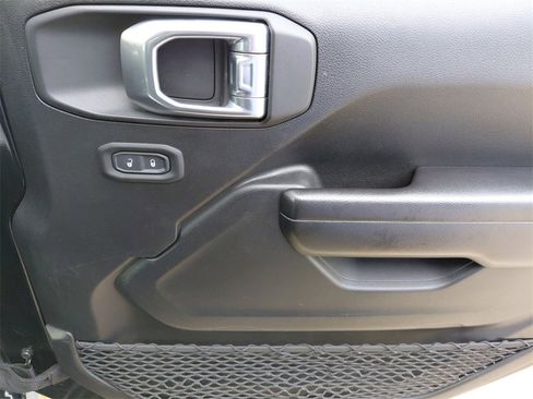 Used 2021 Jeep Wrangler Unlimited Rubicon image 17