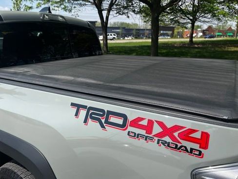 Used 2023 Toyota Tacoma TRD Off-Road AWD/4WD image 15