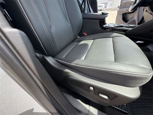 Used 2023 Buick Envision Essence image 56