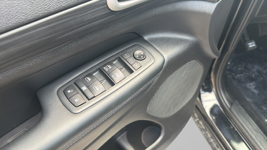 Used 2020 Jeep Grand Cherokee Altitude RWD image 13