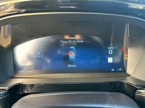 Used 2025 Lincoln Corsair AWD w/ Equipment Group 101A image 24