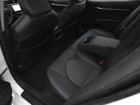 Used 2020 Toyota Camry SE image 20