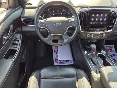 Used 2023 Chevrolet Traverse RS FWD image 7