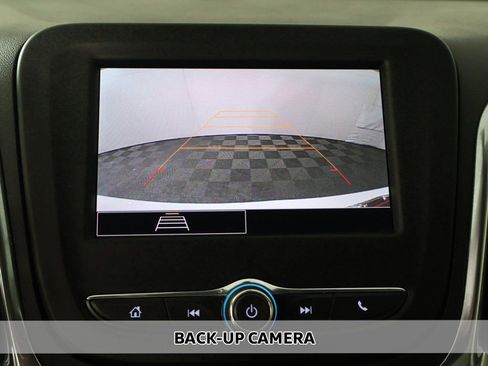 Used 2022 Chevrolet Equinox LS w/ LS Convenience Package FWD image 4