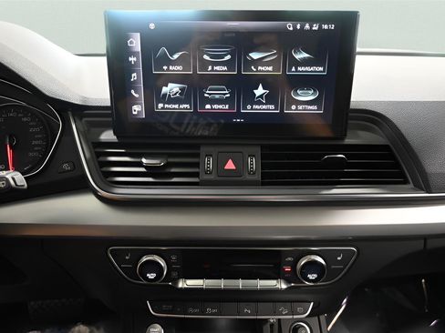 Used 2021 Audi Q5 2.0T Premium AWD/4WD image 21