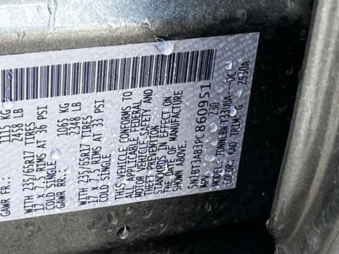 Used 2023 Nissan Rogue S image 33