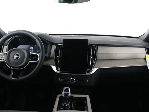 New 2026 Volvo XC90 T8 Ultra w/ Protection Package Premier AWD/4WD image 5