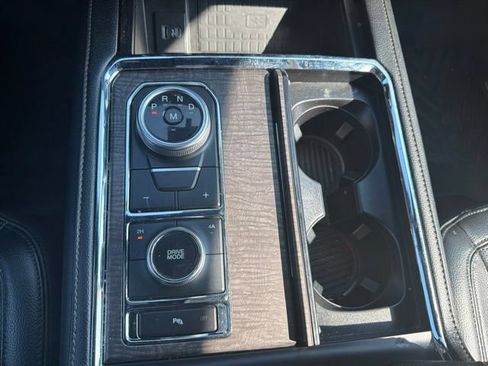 Used 2021 Ford Expedition Limited AWD/4WD image 16