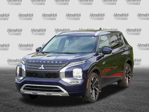 Used 2024 Mitsubishi Outlander 4WD Plug-In Hybrid image 5