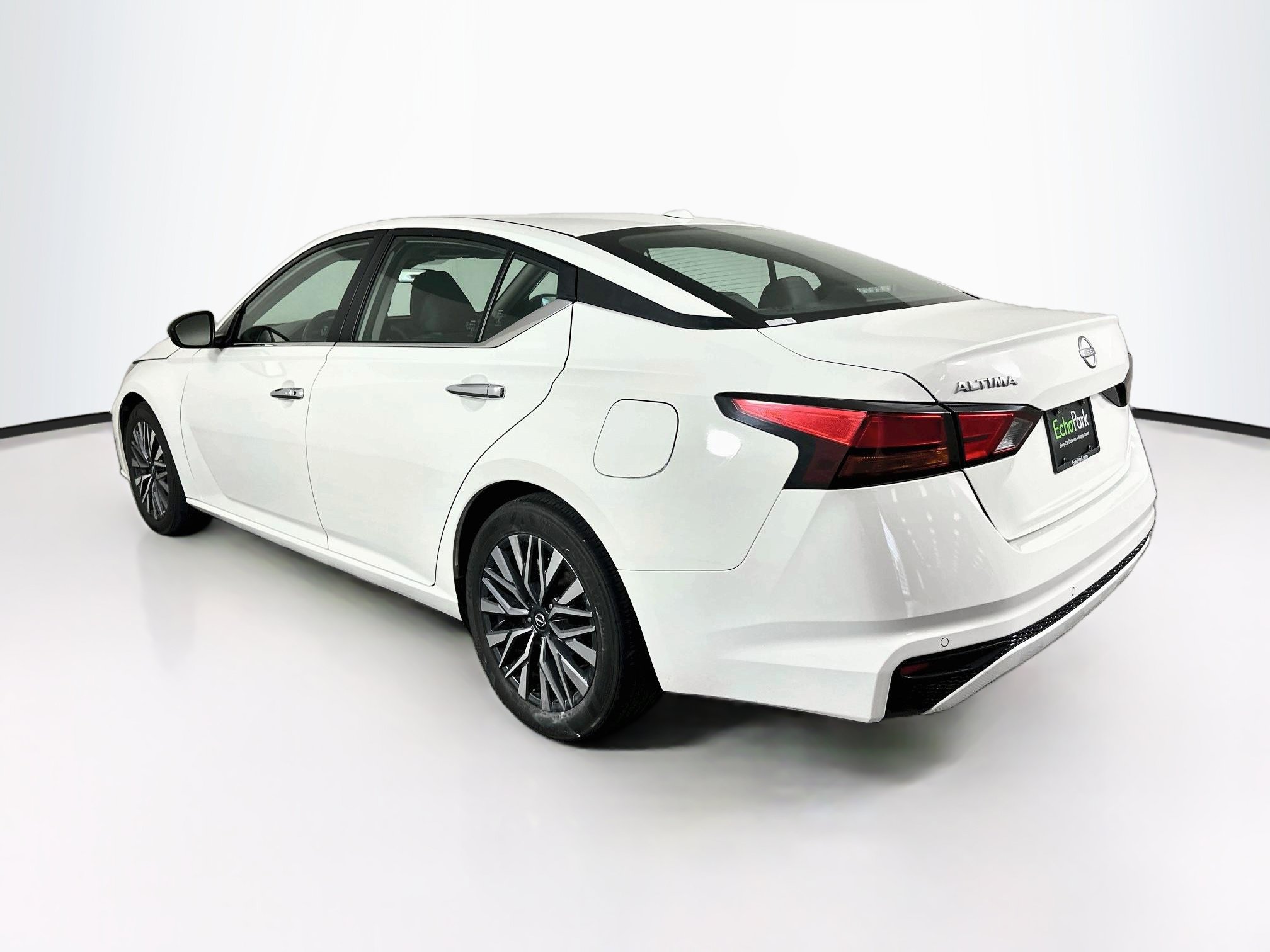 Used 2025 Nissan Altima 2.5 SV FWD image 5