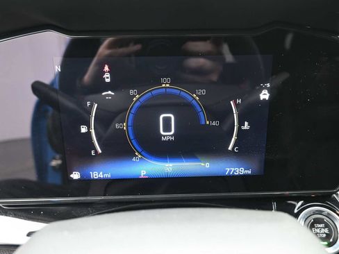 Used 2024 Chevrolet Trax RS w/ Sunroof Package image 7