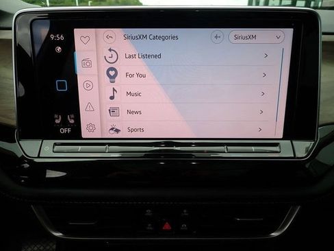 Used 2024 Volkswagen Atlas SE w/ Panoramic Sunroof Package AWD/4WD image 14