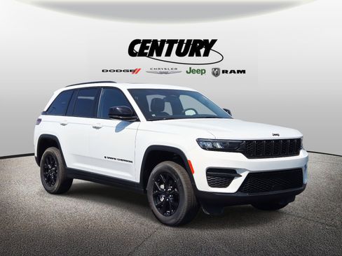 Used 2024 Jeep Grand Cherokee Altitude image 1