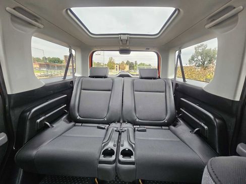 Used 2004 Honda Element EX image 17