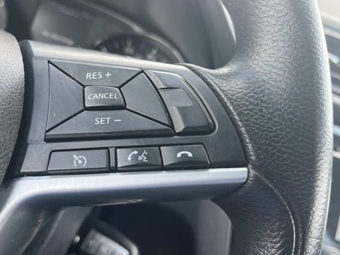 Used 2017 Nissan Rogue S FWD image 25