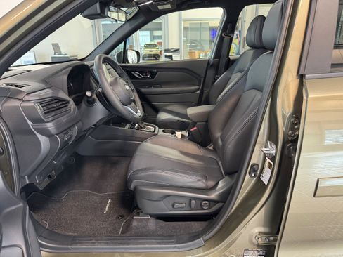 Used 2025 Subaru Forester Limited AWD/4WD image 6