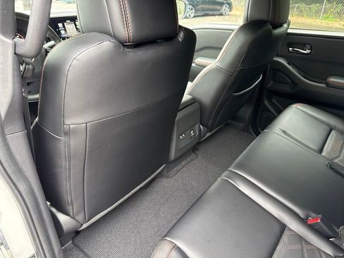 Used 2025 Nissan Frontier PRO-4X w/ Pro Premium Package AWD/4WD image 15