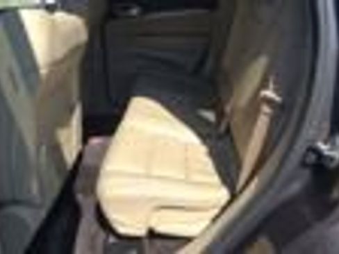 Used 2017 Jeep Grand Cherokee Limited image 5