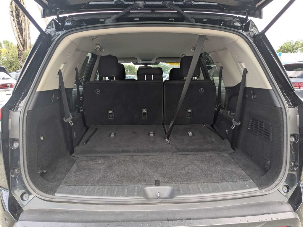 Used 2022 Nissan Pathfinder SV FWD image 17