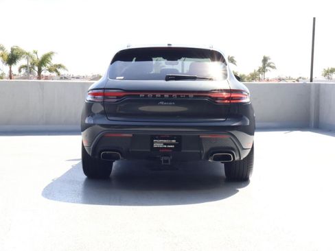 Certified 2025 Porsche Macan AWD/4WD image 10