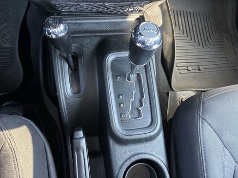 Used 2018 Jeep Wrangler Unlimited Sport S AWD/4WD image 20
