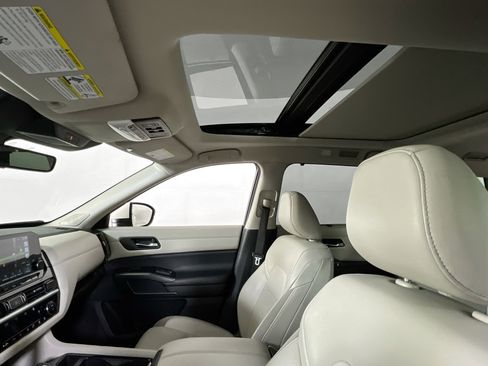 Used 2023 Nissan Pathfinder SL w/ SL Premium Package image 22