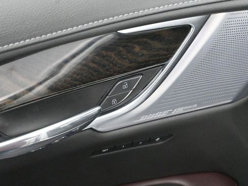 Certified 2024 Cadillac XT6 Premium Luxury image 10