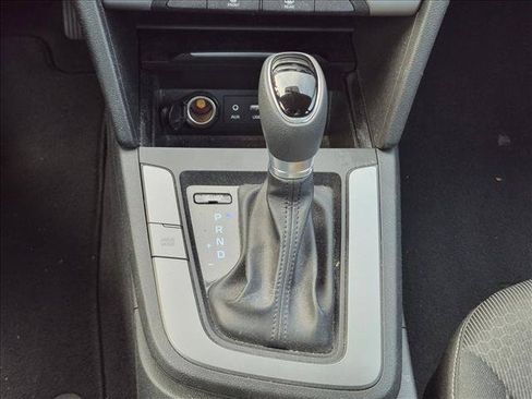 Used 2018 Hyundai Elantra SEL FWD image 10
