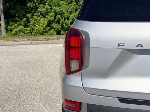 Used 2021 Hyundai Palisade SEL w/ Premium Package FWD image 10