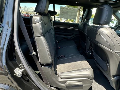 New 2026 Jeep Grand Cherokee L 4WD image 17