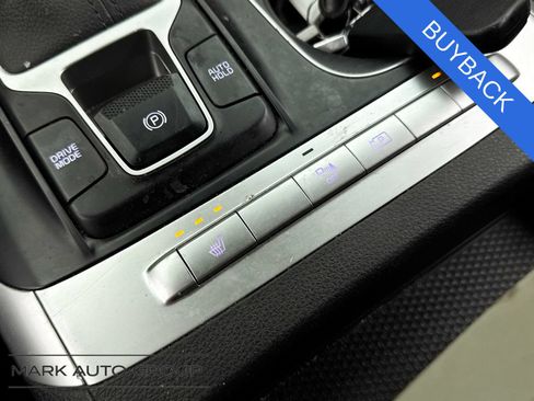 Used 2024 Kia Carnival LX FWD image 25