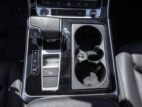 Used 2022 Audi Q8 Premium AWD/4WD image 20