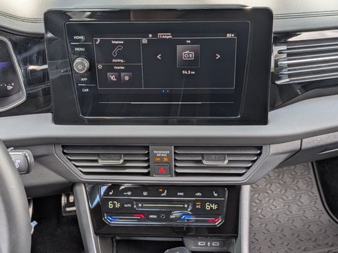 Used 2025 Volkswagen Jetta Sport FWD image 25