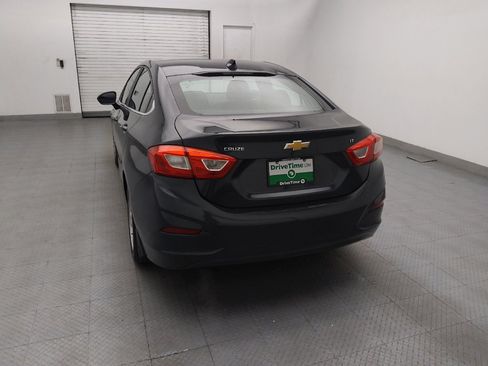 Used 2017 Chevrolet Cruze LT w/ Convenience Package image 6