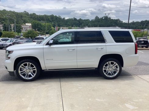 Used 2020 Chevrolet Tahoe Premier w/ Premier Plus Edition RWD image 5