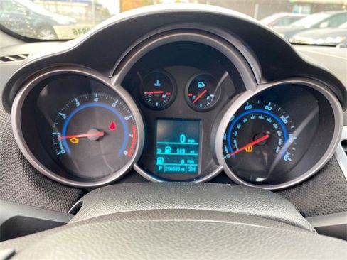 Used 2012 Chevrolet Cruze LT image 23