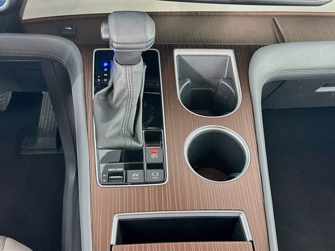 Used 2024 Toyota Sienna LE image 40