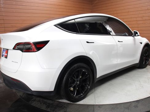 Used 2023 Tesla Model Y Long Range image 11