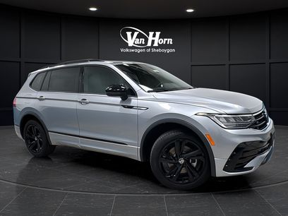 Used 2024 Volkswagen Tiguan SE R-Line